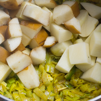 Pear, Curry, and Leek Soup - how to (3 of 4)
